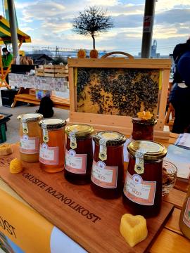 TRŽNICA ŠKOFLJICA 3